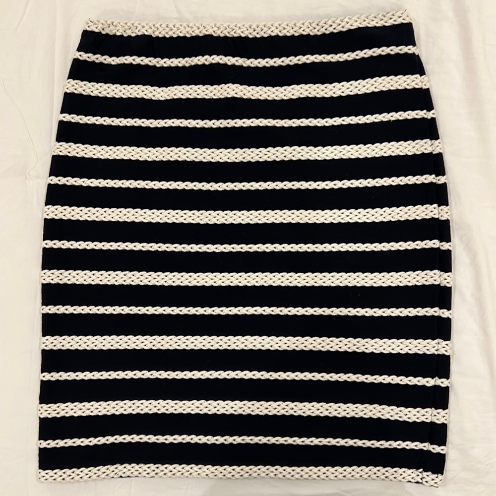 Fitted Skirt - White/Navy Blue